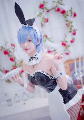 日韩偷拍精品_BD电影完整版在线观看